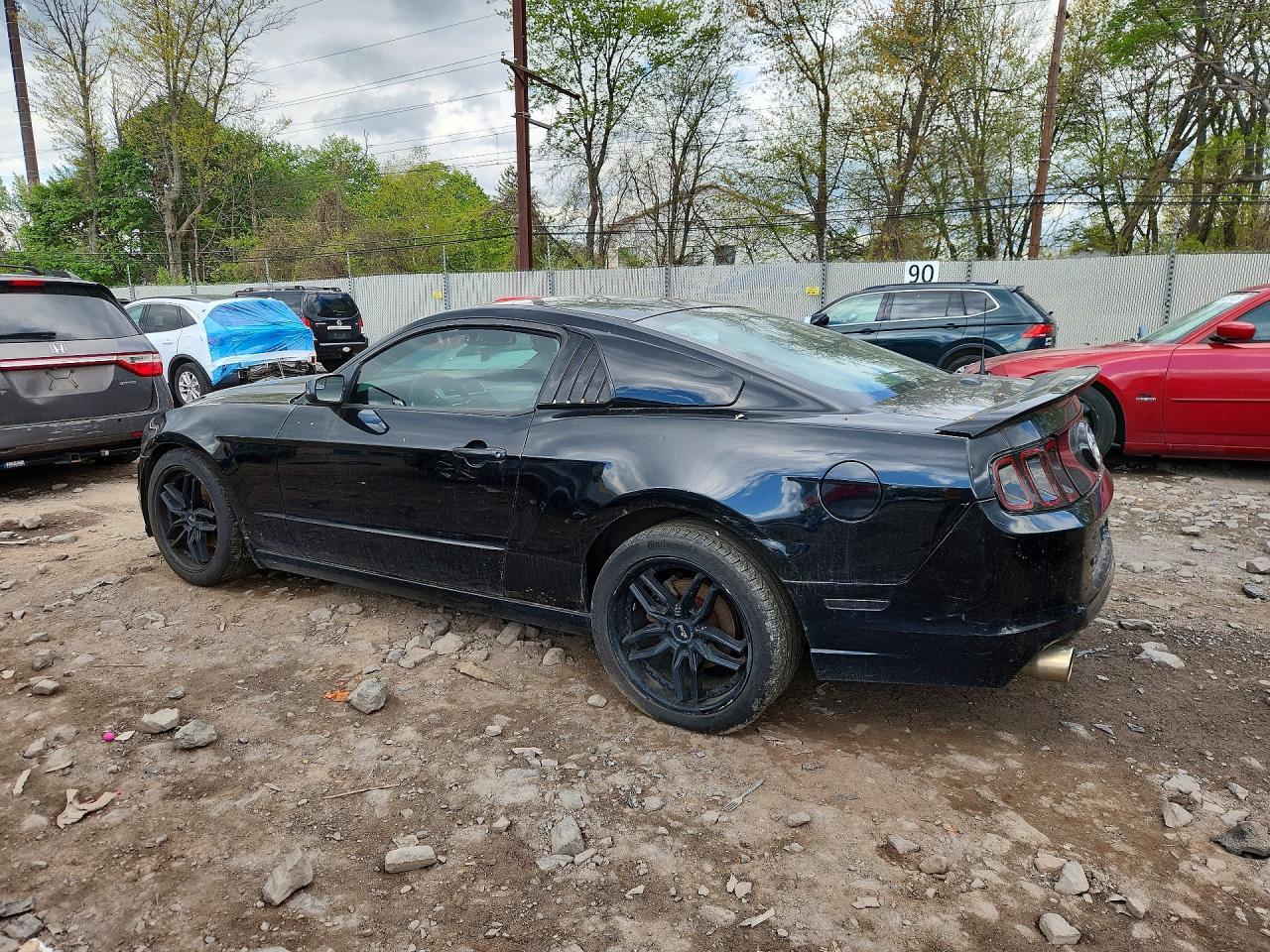 2014 Ford Mustang - Фото 2