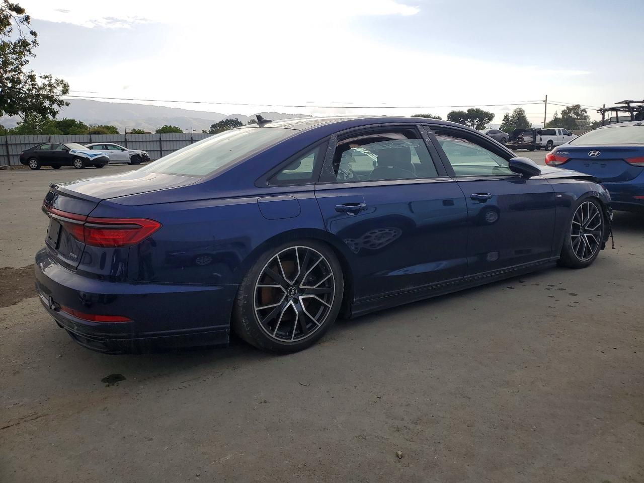 2021 Audi A8 L - Фото 3