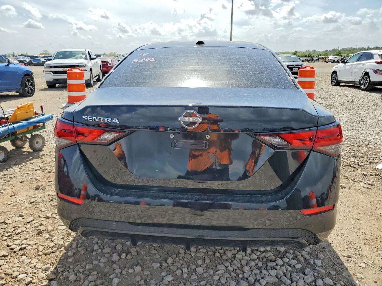 2025 Nissan Sentra Sv - Image 6