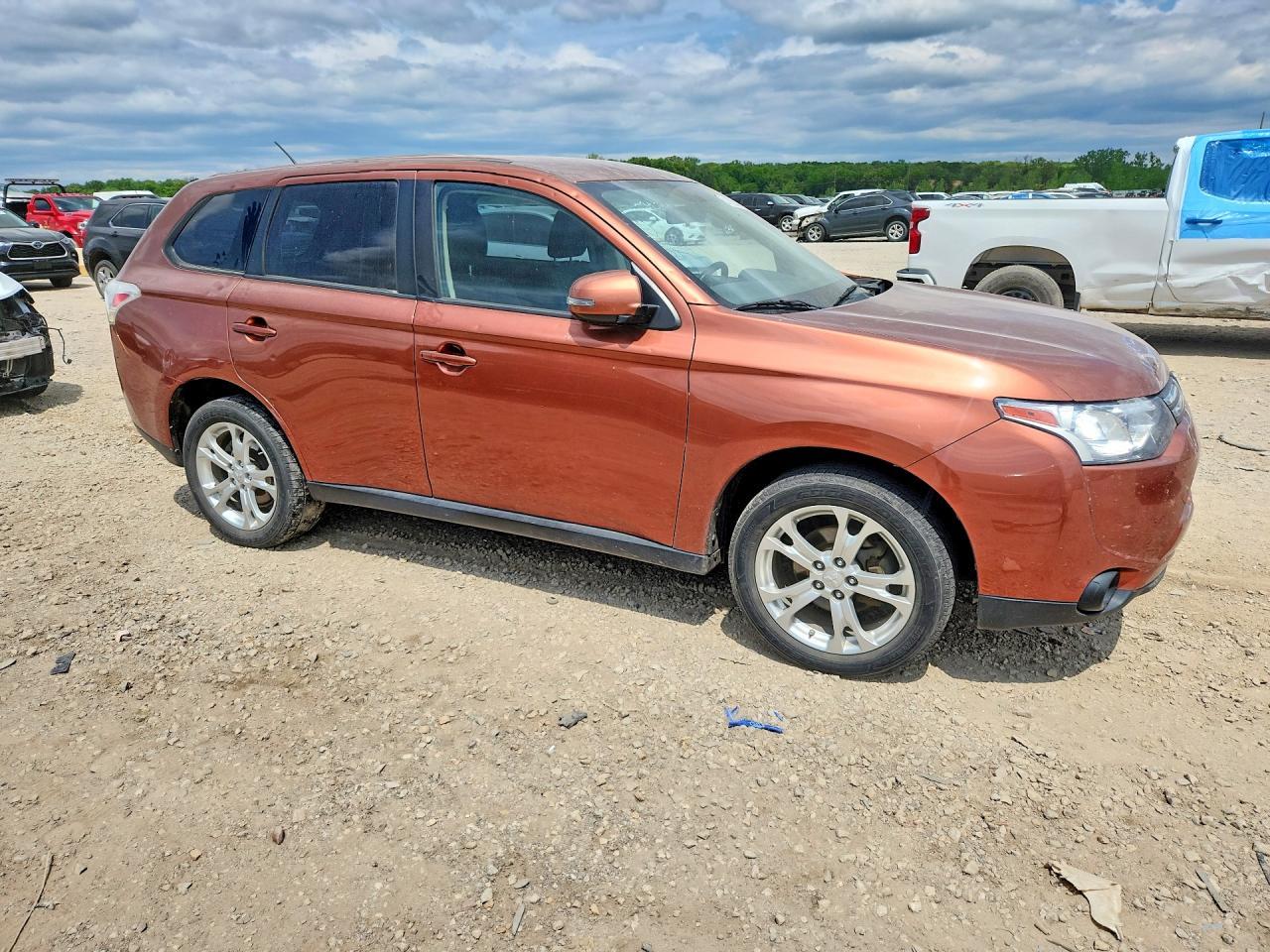 2014 Mitsubishi Outlander Se - Фото 4