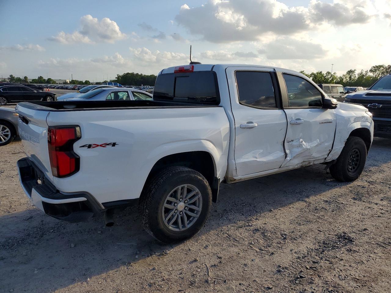 2024 Chevrolet Colorado Lt - Фото 3