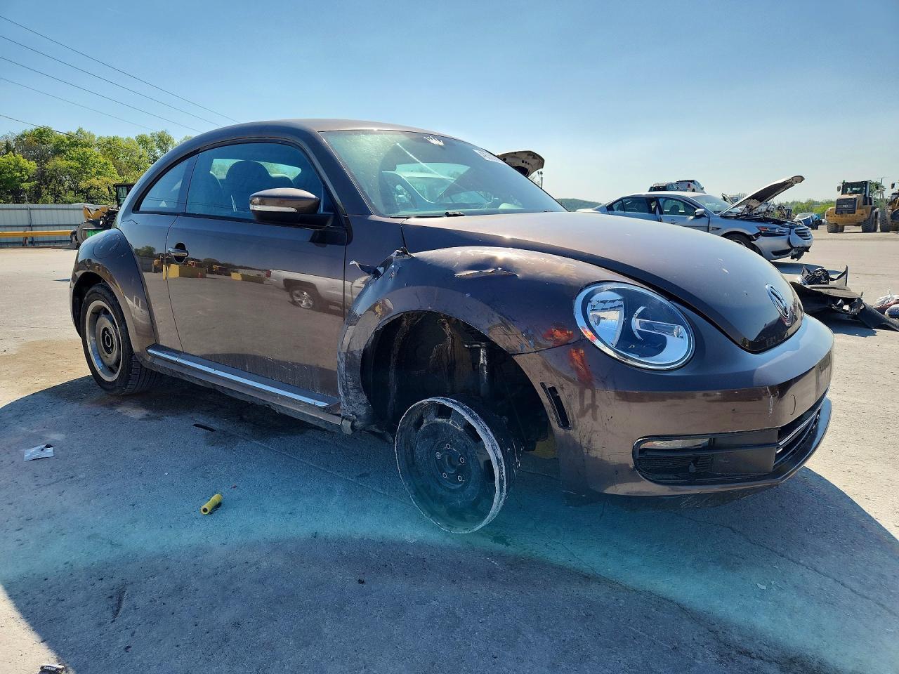 2013 Volkswagen Beetle - Image 4