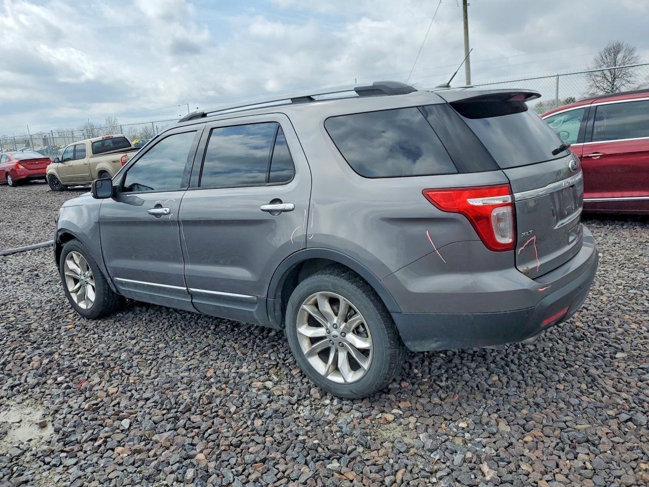 2013 Ford Explorer Xlt - Фото 2