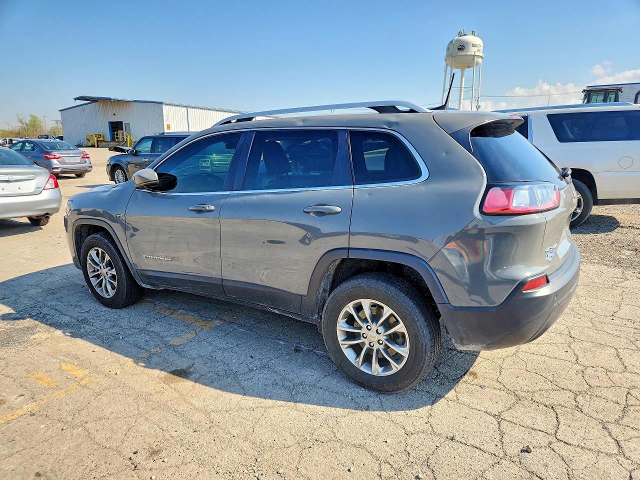 2019 Jeep Cherokee Latitude Plus - Фото 2