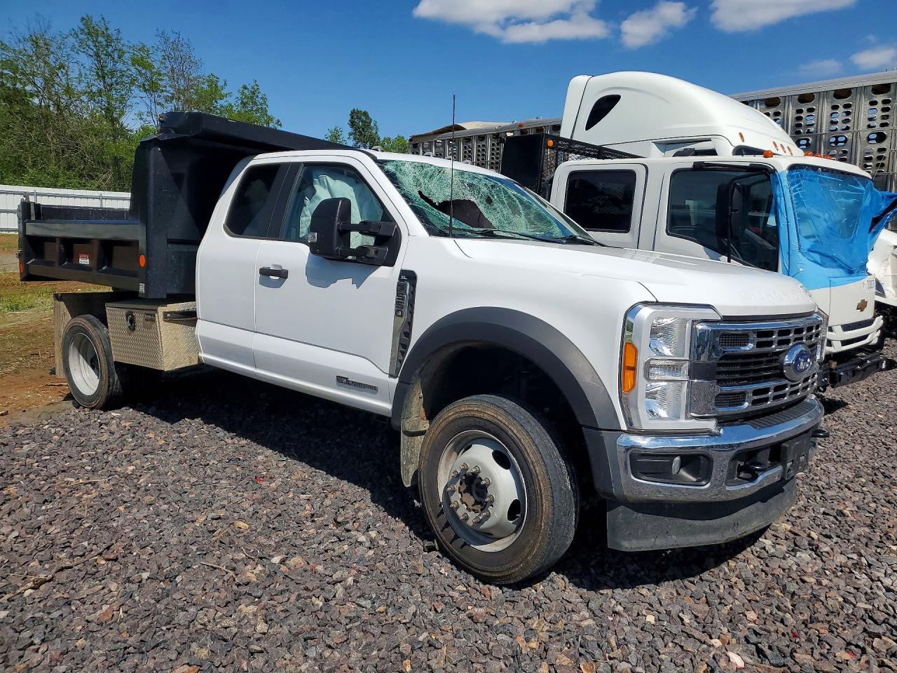 2023 Ford F550 Super Duty - Фото 4