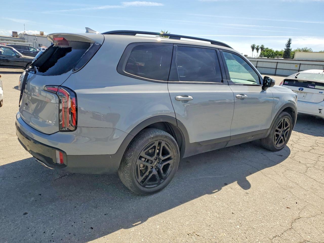 2024 Kia Telluride Ex X-Line - Image 3