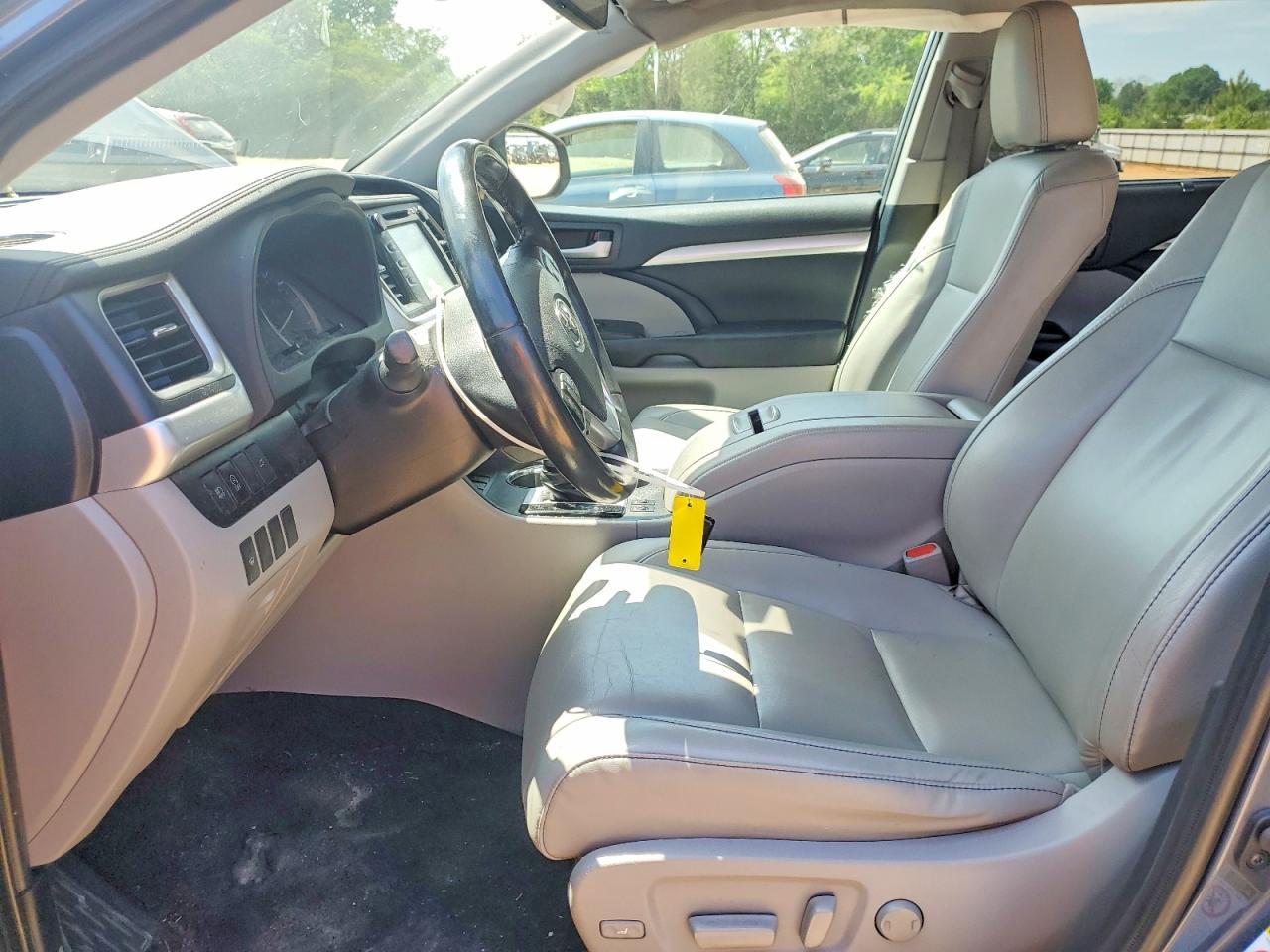 2019 Toyota Highlander Xle - Image 7