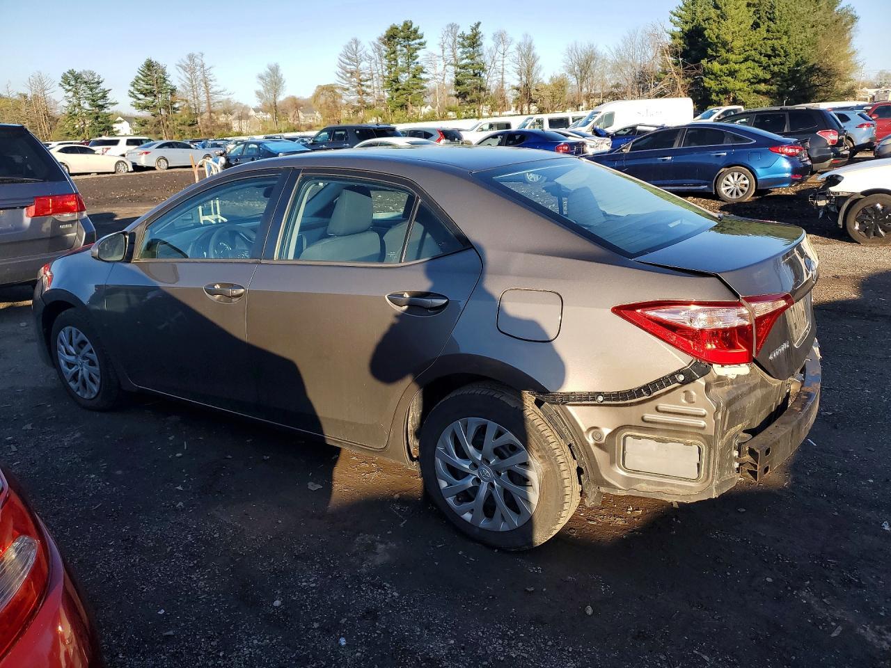 2018 Toyota Corolla Le - Фото 2