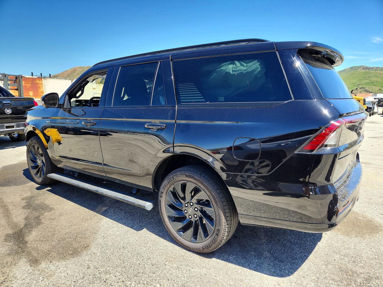 2025 Lincoln Navigator Reserve - Image 2