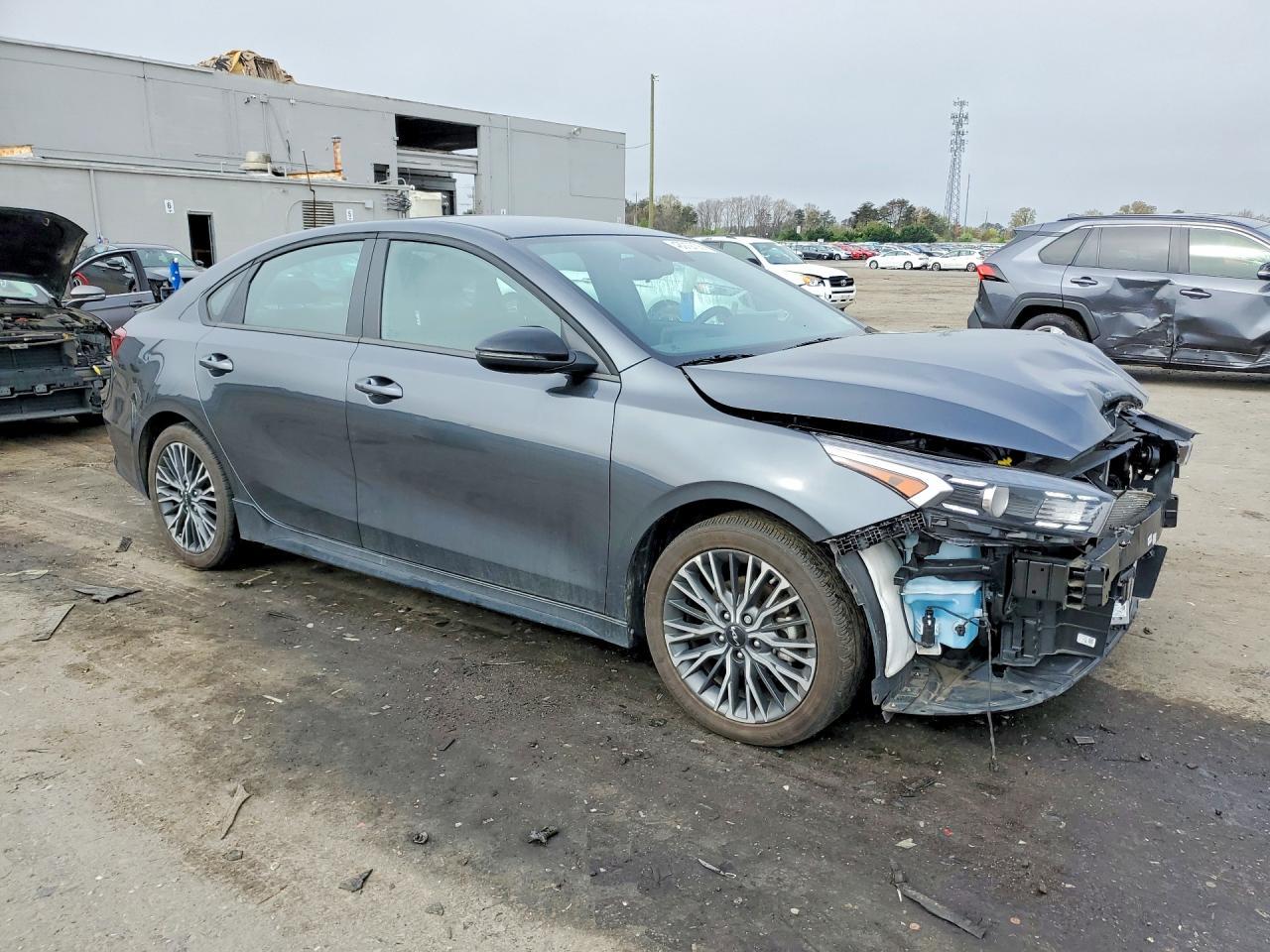 2024 Kia Forte Gt Line - Фото 4