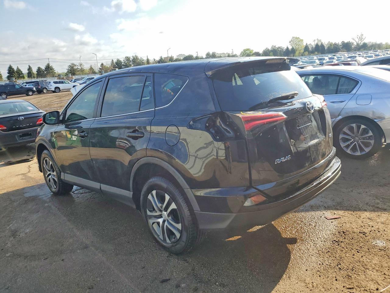 2016 Toyota Rav4 Le - Фото 2