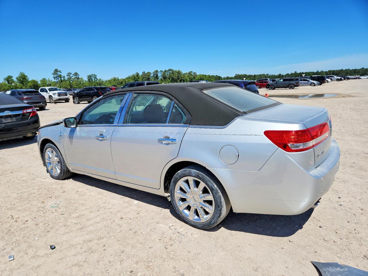 2012 Lincoln Mkz - Image 2