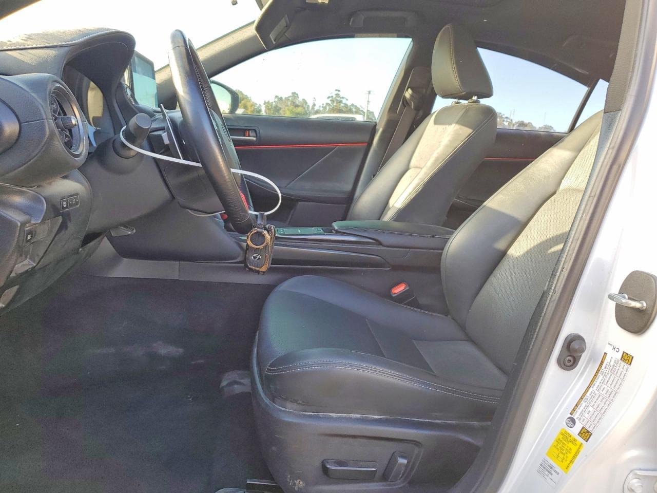 2023 Lexus Is 300 - Image 7