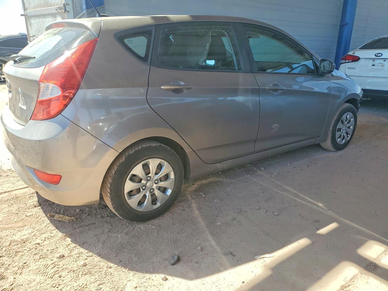 2017 Hyundai Accent Se - Фото 3
