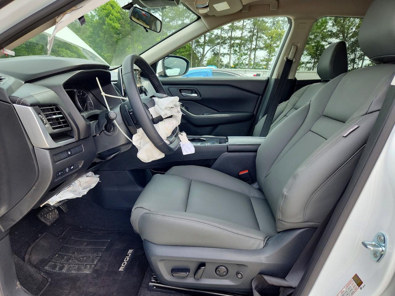2025 Nissan Rogue Sv - Image 7