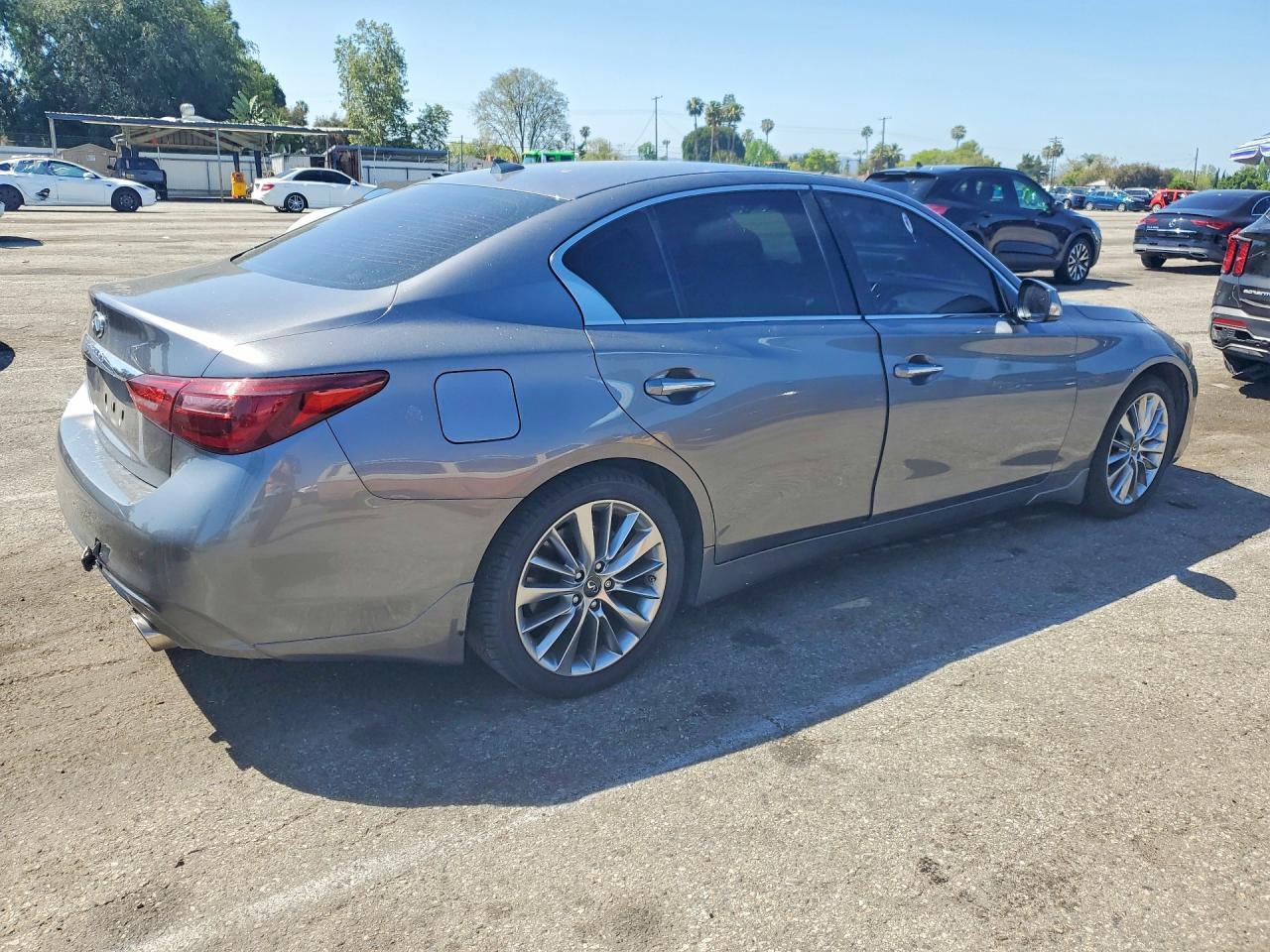 2018 Infiniti Q50 3.0T Luxe - Фото 3