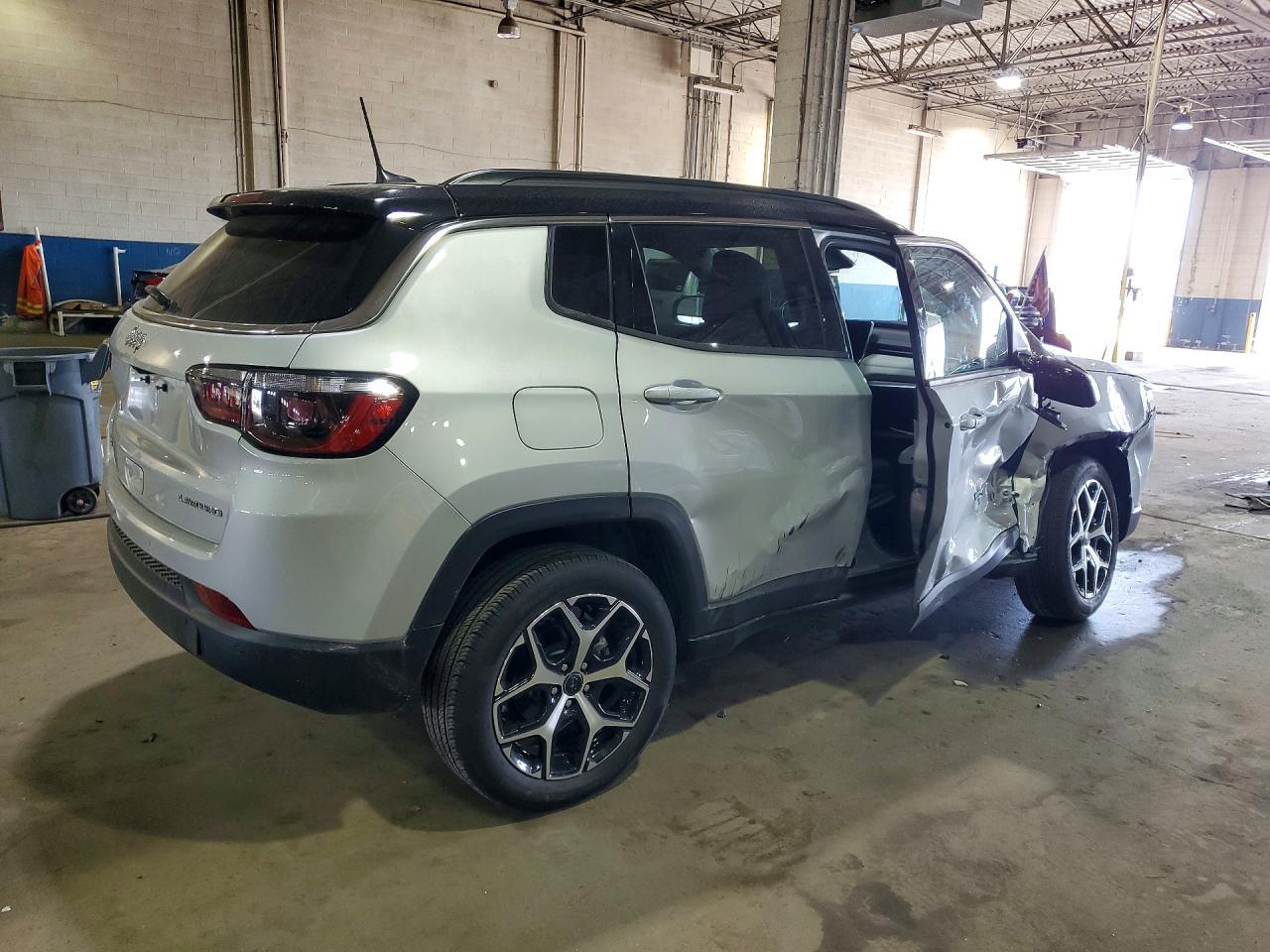 2025 Jeep Compass Limited - Фото 3