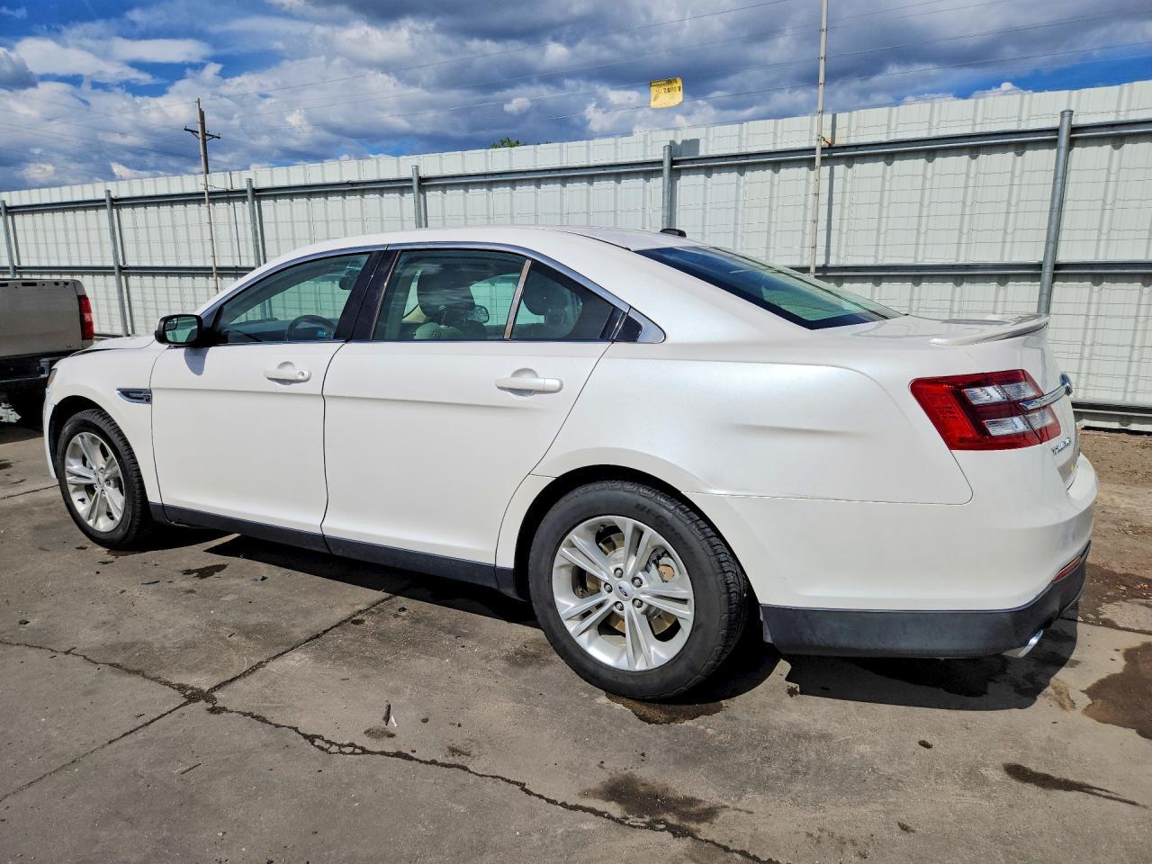 2013 Ford Taurus Sel - Фото 2