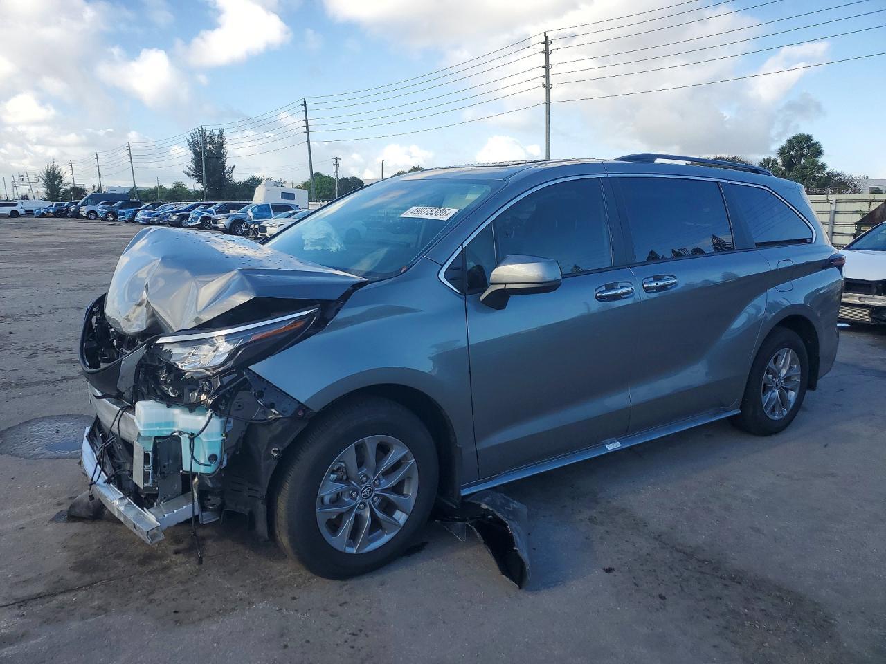 2026 Toyota Sienna Xle 8-Passenger