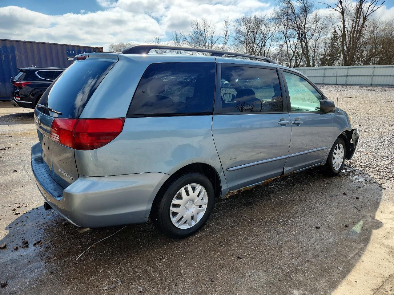 2005 Toyota Sienna Le 7 Passenger - Image 3