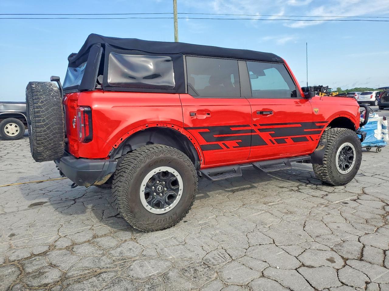 2023 Ford Bronco Base - Фото 3