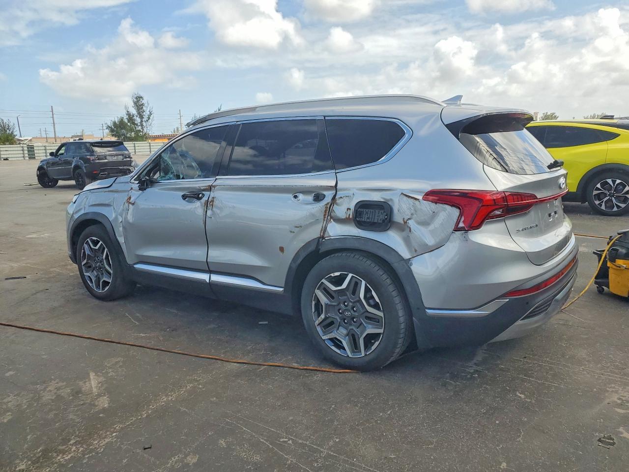 2023 Hyundai Santa Fe Limited - Фото 2