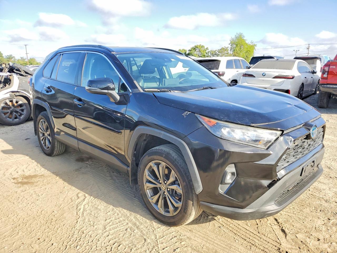 2022 Toyota Rav4 Xle Premium - Image 4