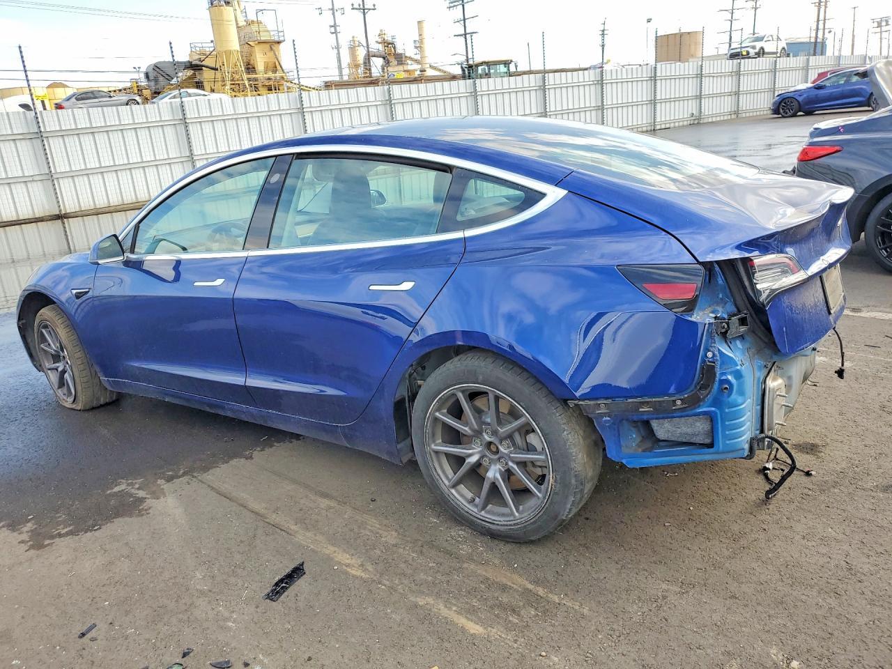 2020 Tesla Model 3 - Фото 2