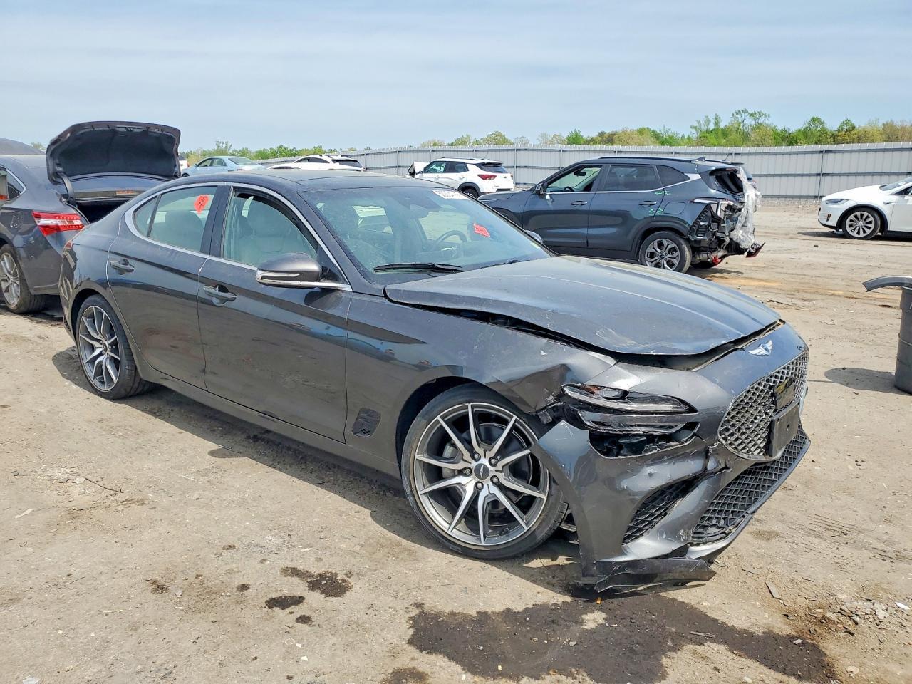 2022 Genesis G70 2.0T - Фото 4