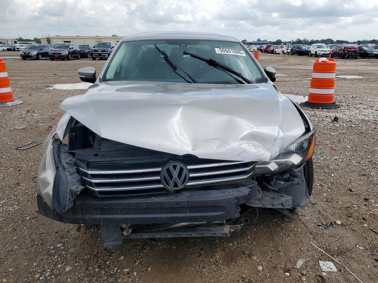 2014 Volkswagen Passat S - Фото 5