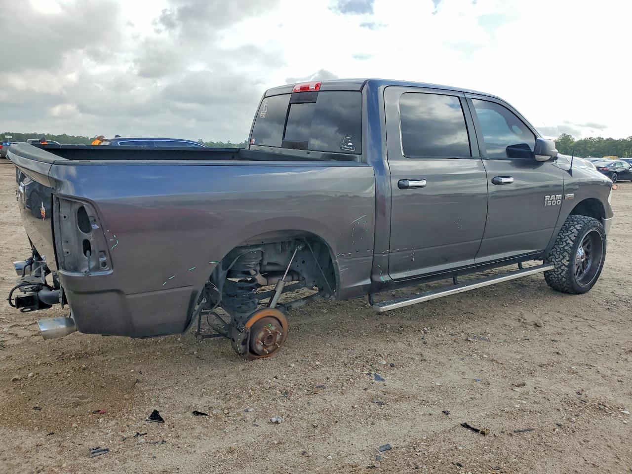 2016 Ram 1500 Slt - Image 3