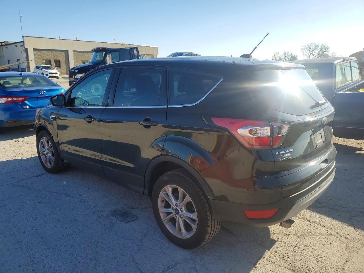 2017 Ford Escape Se - Фото 2