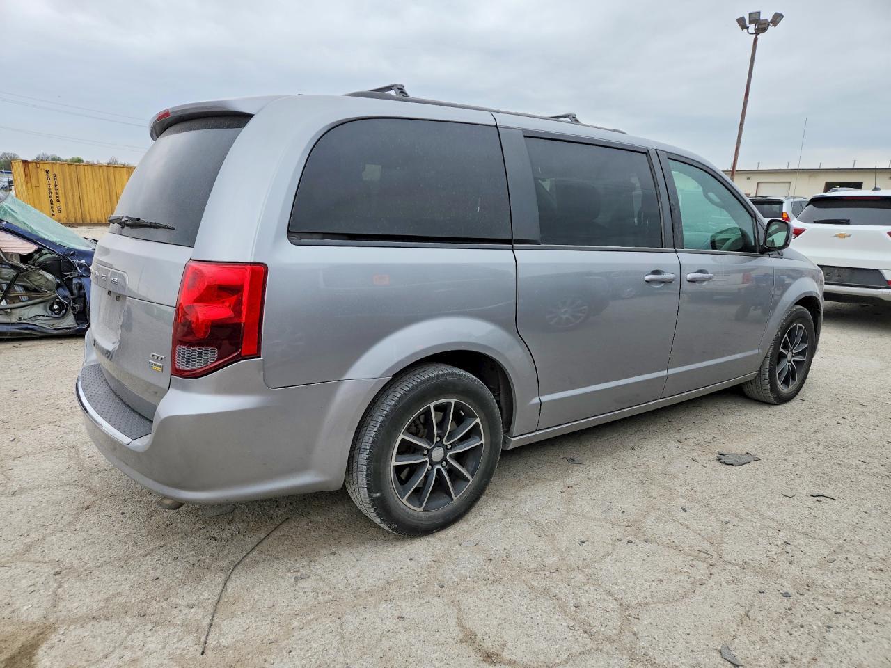 2018 Dodge Grand Caravan Gt - Image 3