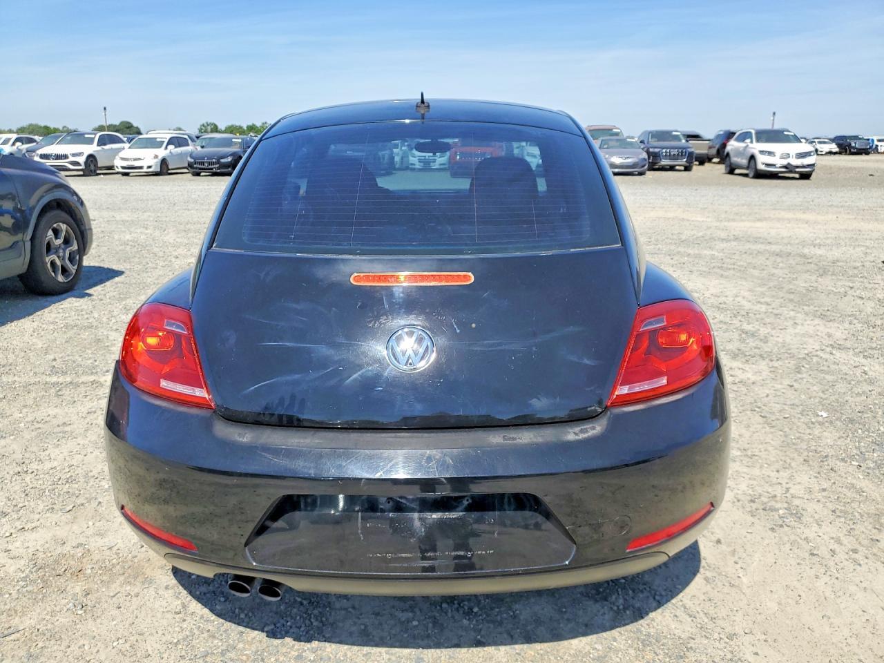 2014 Volkswagen Beetle - Image 6