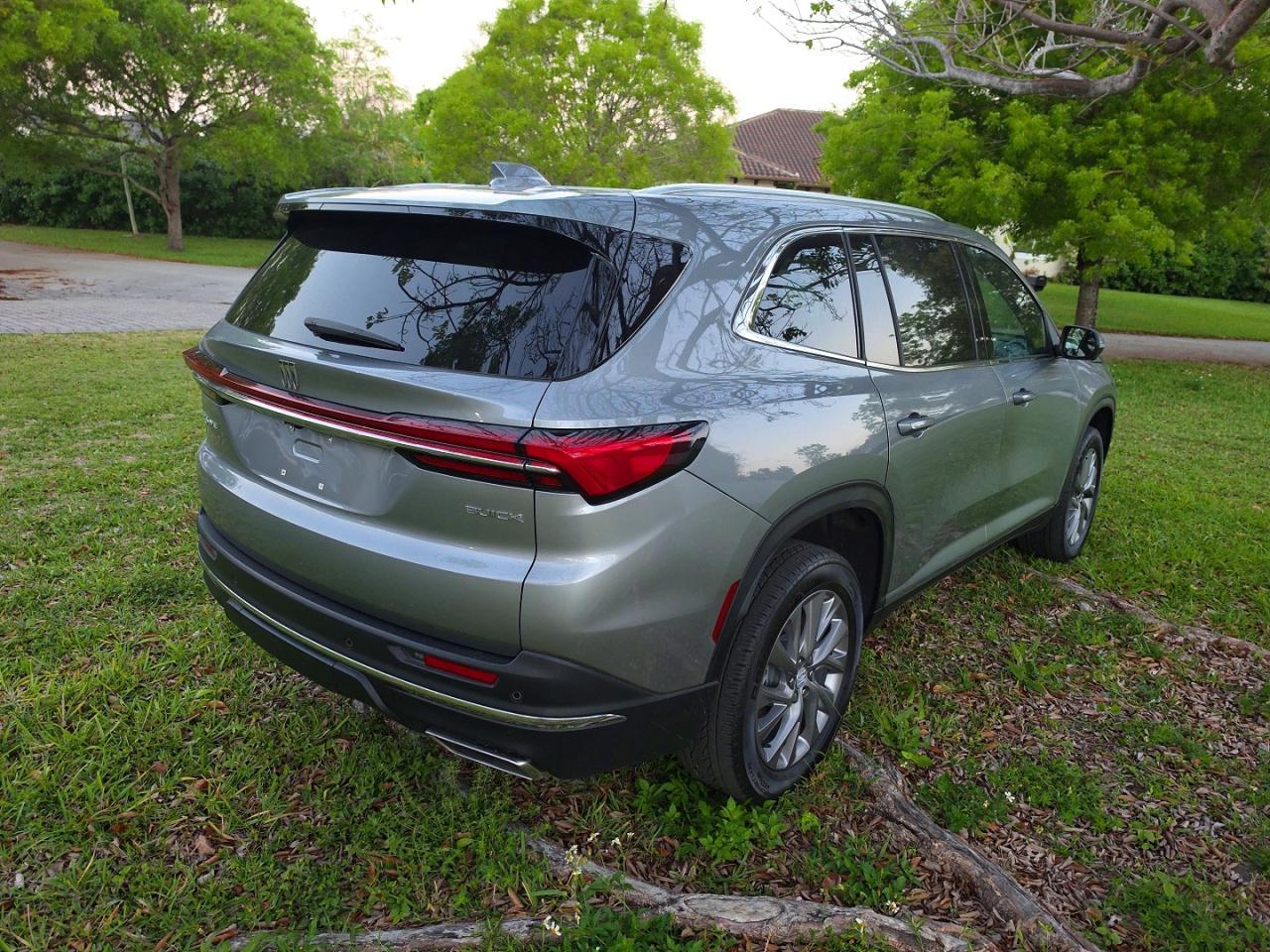 2025 Buick Enclave Preferred - Image 4
