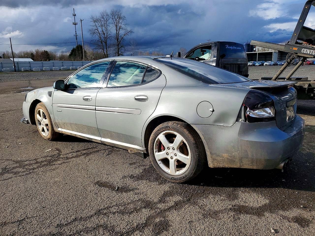 2008 Pontiac Grandprix - Image 2