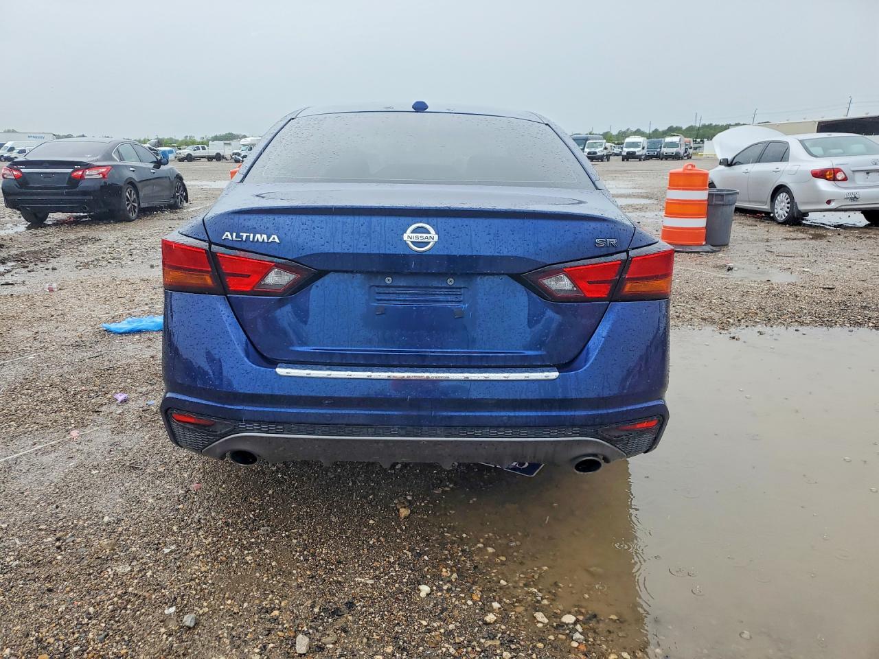 2022 Nissan Altima Sr - Фото 6