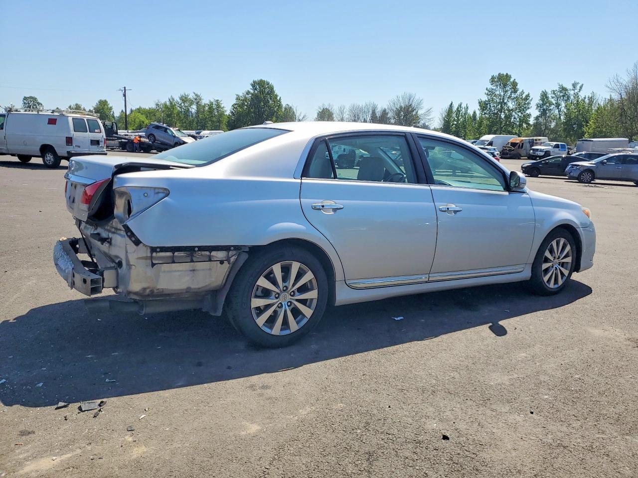 2011 Toyota Avalon Limited - Фото 3