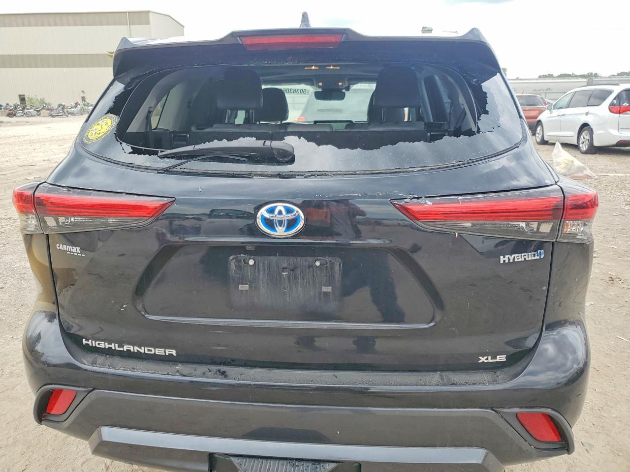2023 Toyota Highlander Hybrid Bronze Edition - Image 6