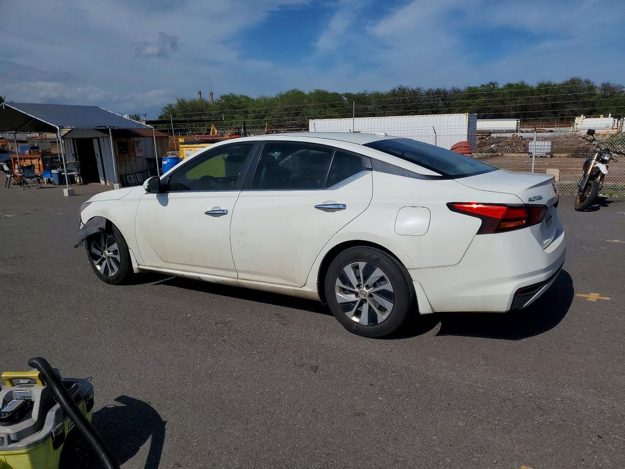 2019 Nissan Altima S - Image 2