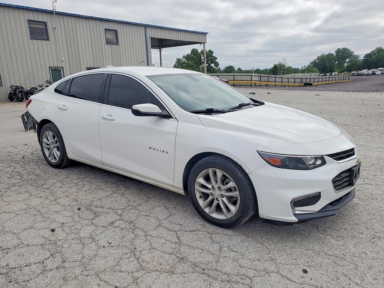 2017 Chevrolet Malibu Lt - Image 4