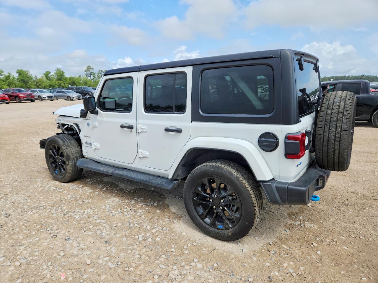 2023 Jeep Wrangler Sahara 4Xe - Image 2