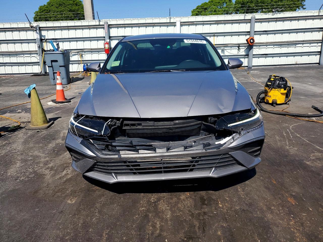 2024 Hyundai Elantra Se - Фото 5