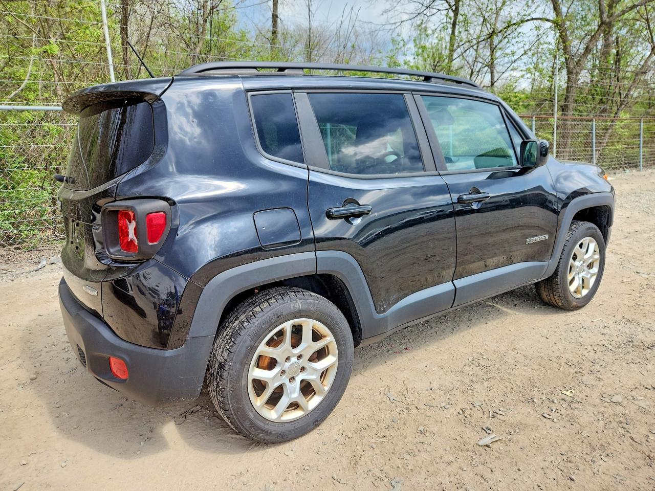 2015 Jeep Renegade Latitude - Фото 3