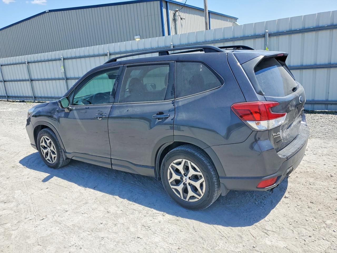 2019 Subaru Forester Premium - Image 2