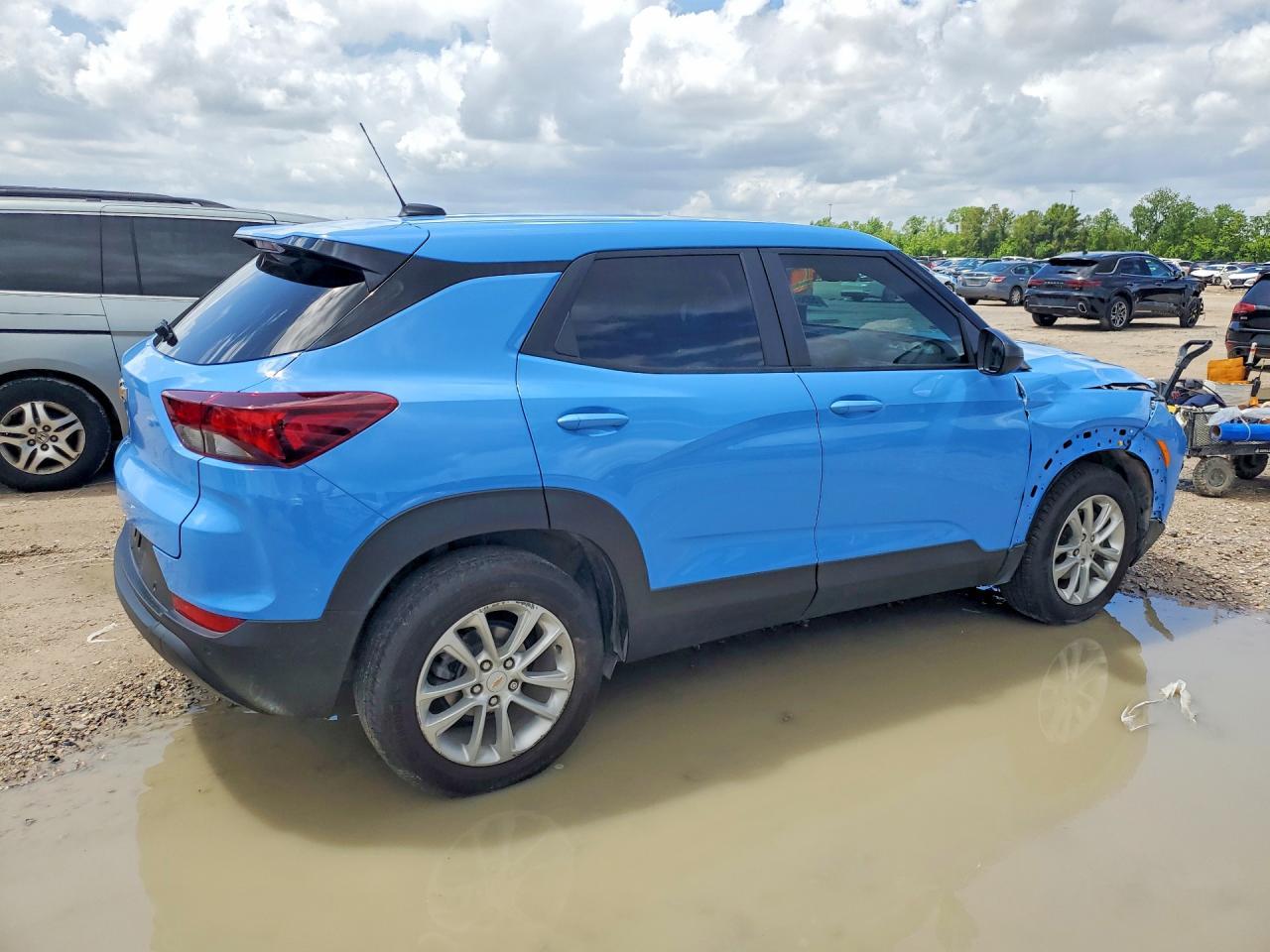 2024 Chevrolet Trailblazer Ls - Image 3