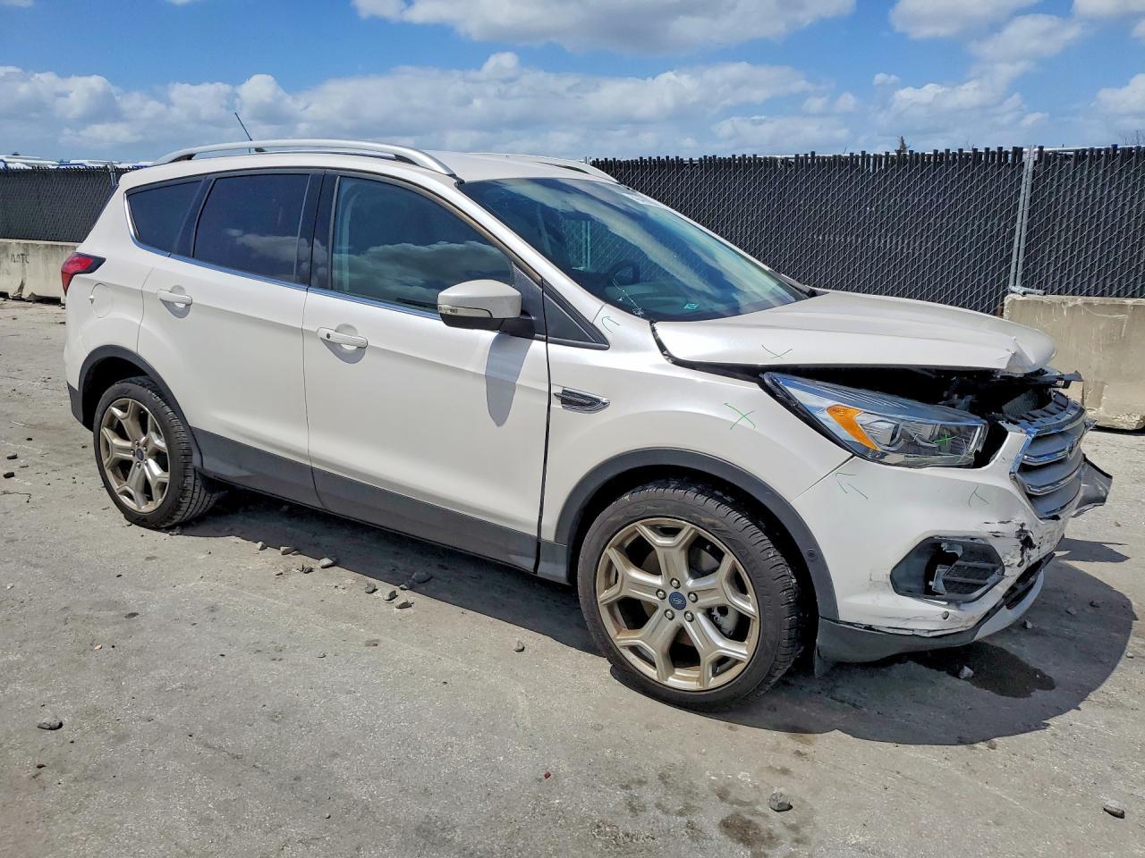 2019 Ford Escape Titanium - Фото 4