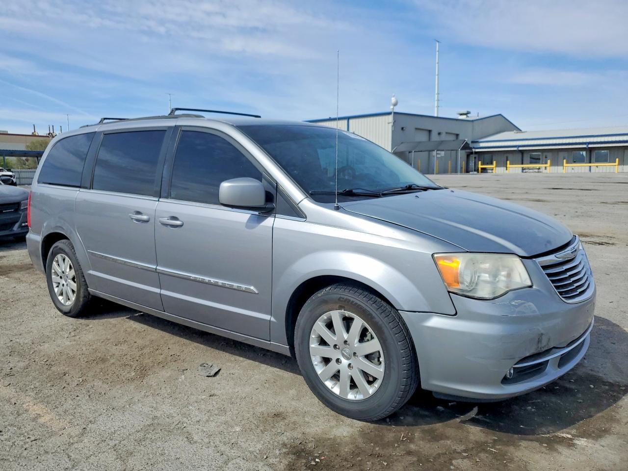 2014 Chrysler Town & Country Touring - Фото 4