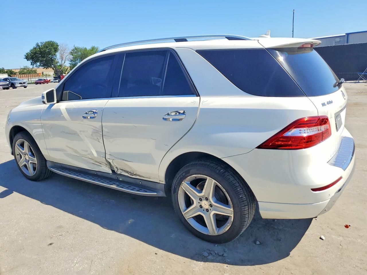 2015 Mercedes-Benz Ml 400 4Matic - Фото 2