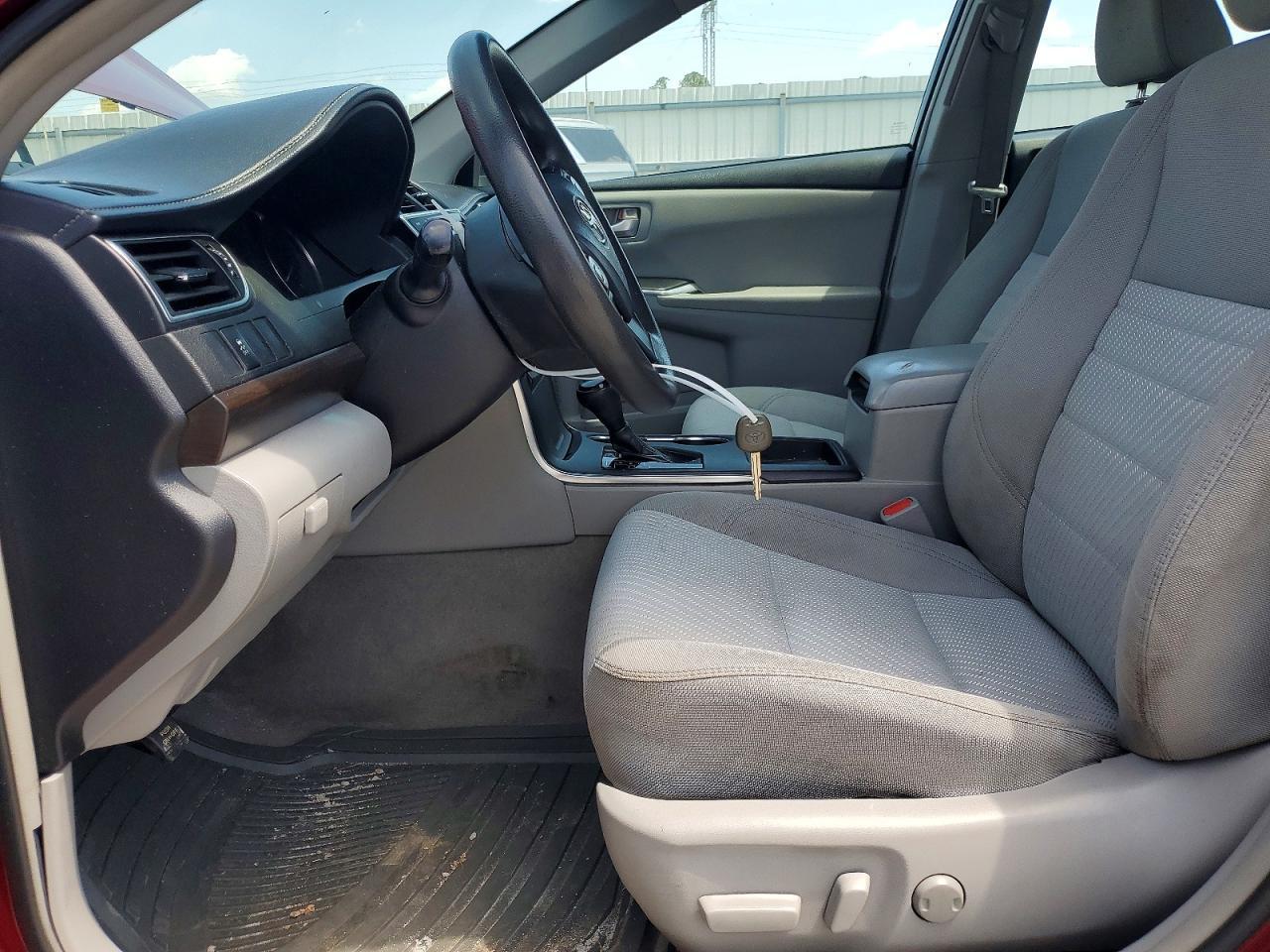 2016 Toyota Camry Le - Фото 7